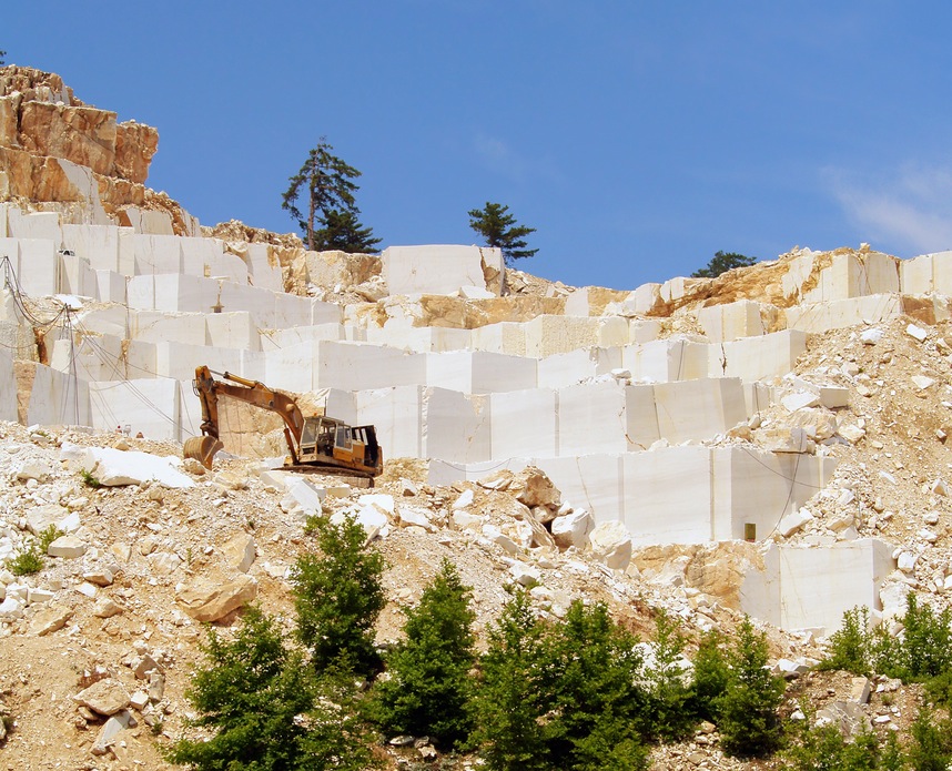 Gunung marmer putih di Thassos, Yunani