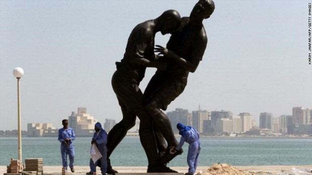 gal.Zidane.statue.qatar.jpg_-1_-1