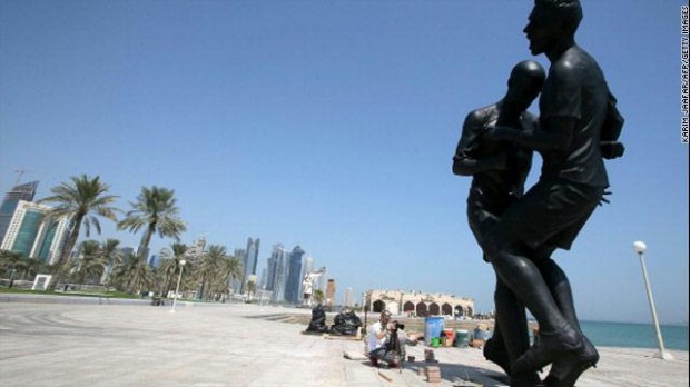 gal.Zidane.statue.qatar.thr.jpg_-1_-1